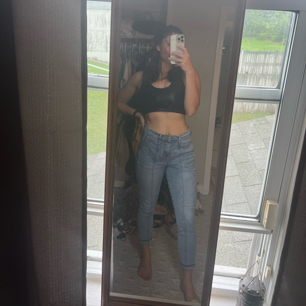 light washed skinny jeans